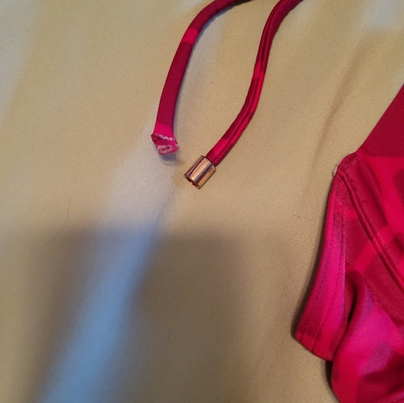 VS Red Bikini w/ gold rings - Picture 3 of 3
